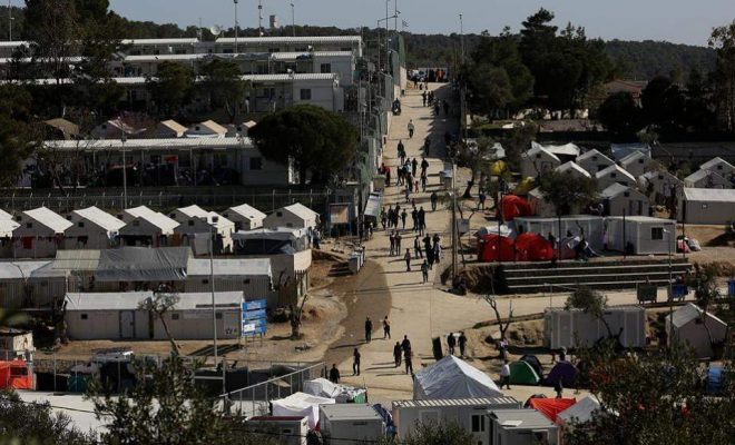 أطباء بلا حدود تنتقد تمديد عزل اللاجئين في اليونان