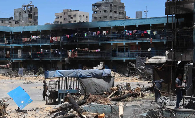نحو 70 % من مدارس وكالة أونروا في غزة دمرها القصف الإسرائيلي
